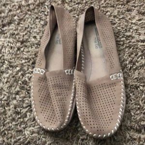 Adam Tucker by Me Too tan 8.5 loafers (shipped without box)